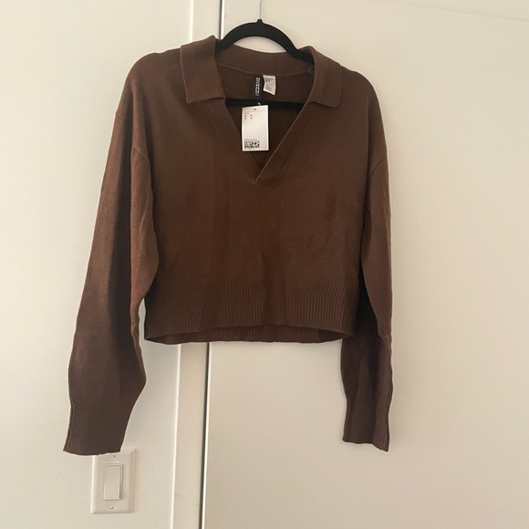 H&M Tops - NWT H&M cropped collared sweater